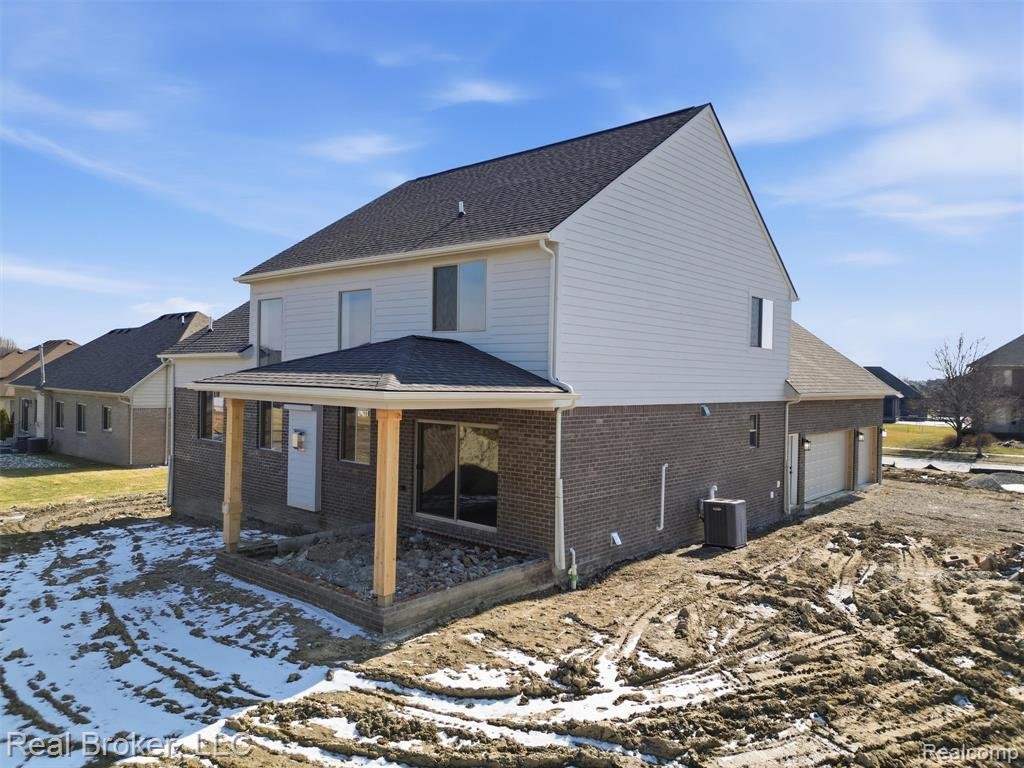House in New Baltimore, Michigan, United States 3 - 18309338
