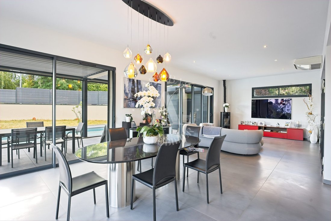 Villa in Thoiry, Auvergne-Rhône-Alpes, France 4 - 18315397