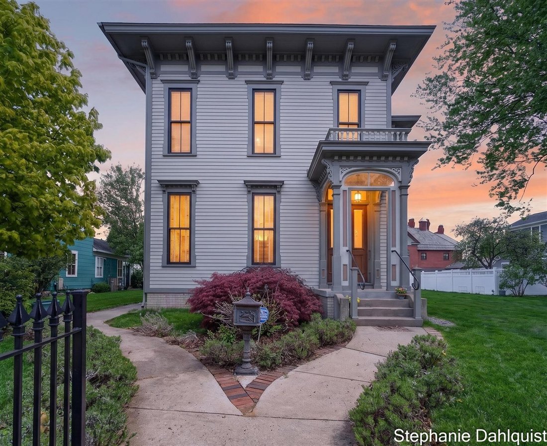 House in Roosevelt Park, Michigan, United States 2 - 18309556