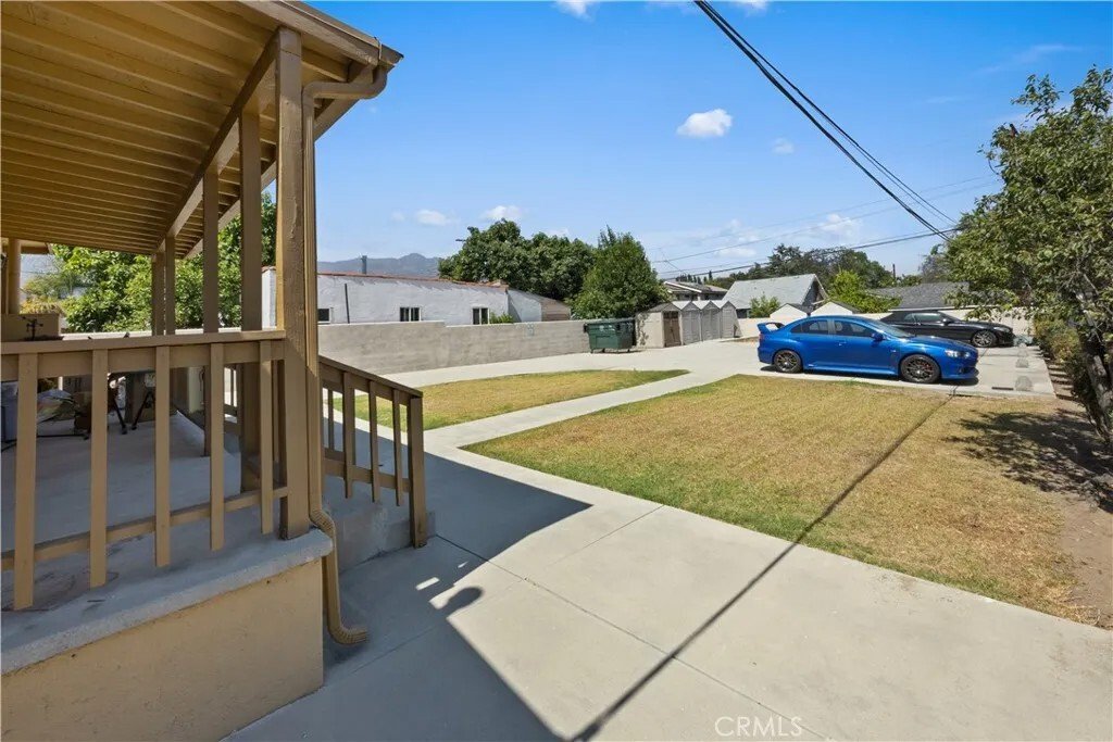 Altadena, California, United States 4 - 18313394