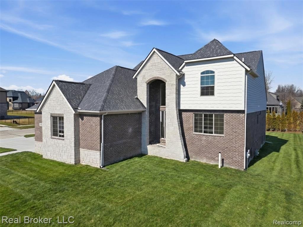 House in New Baltimore, Michigan, United States 1 - 18309338