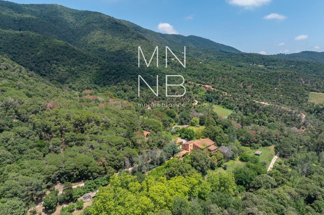 Finca in Sant Iscle de Vallalta, Catalonia, Spain 3 - 18312467
