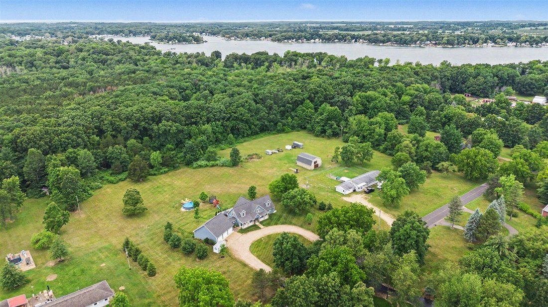 House in Dowagiac, Michigan, United States 3 - 18308628