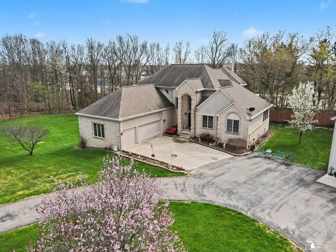 House in Commerce Charter Township, Michigan, United States 3 - 18309779