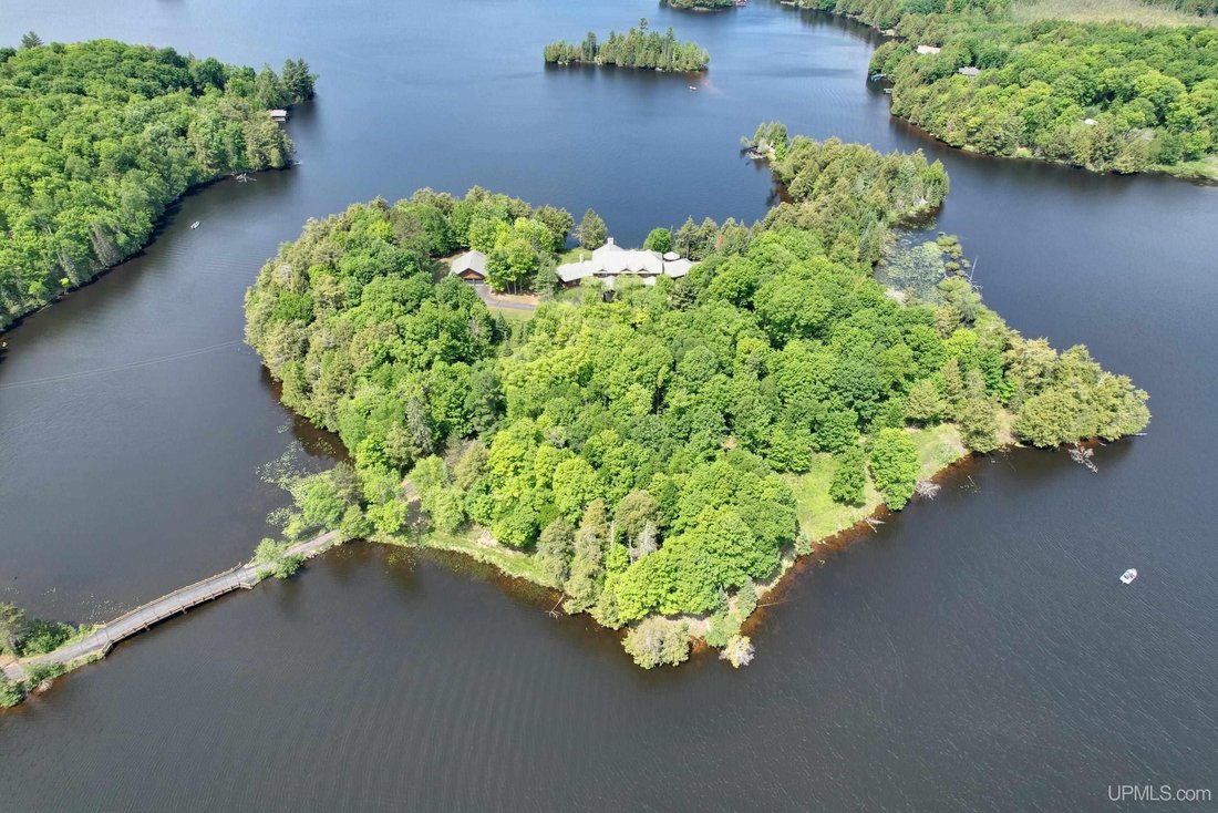 House in Watersmeet, Wisconsin, United States 2 - 18309434