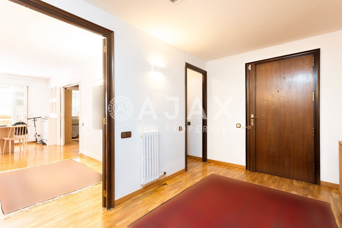 Apartment in Sarrià-Sant Gervasi, Barcelona, Spain 4 - 18312246