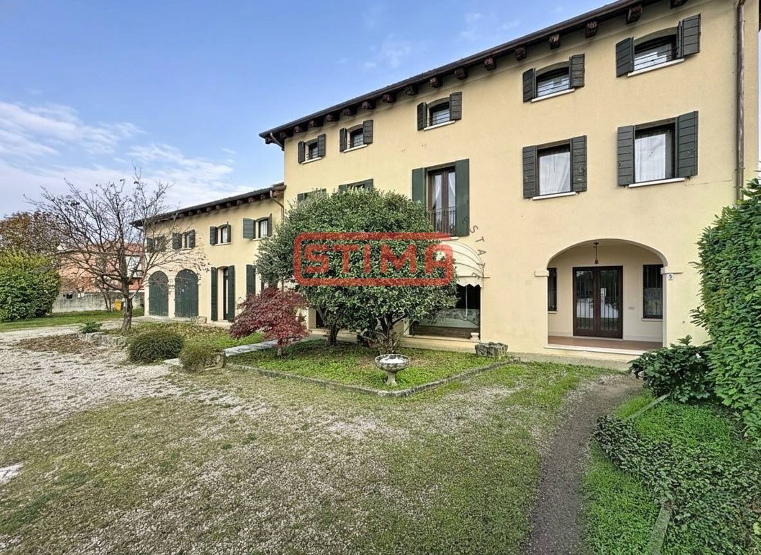Villa in Paese, Veneto, Italy 2 - 18311767