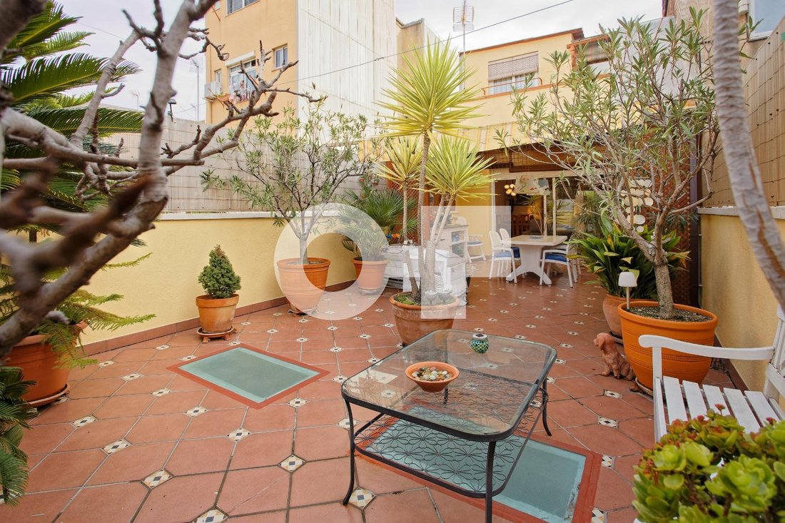 Townhouse in Sant Adria de Besos, Catalonia, Spain 5 - 18312504