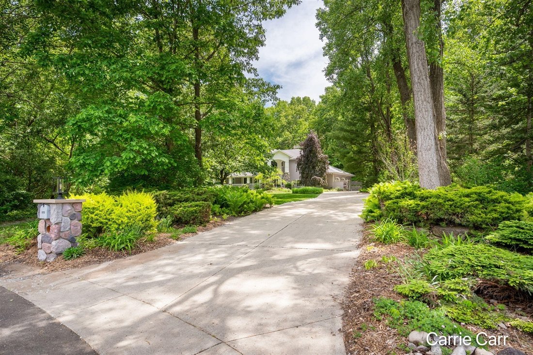 House in Comstock Park, Michigan, United States 4 - 18308577