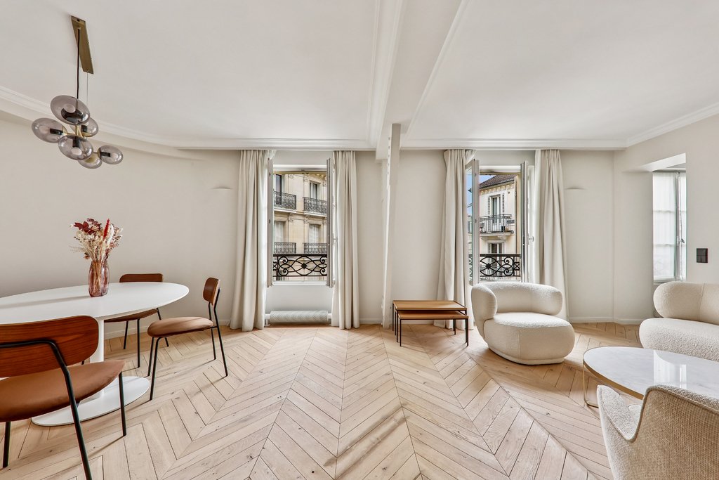 Apartment in Ternes-Maillot, Paris 17e Arrondissement, Paris 4 - 18310233