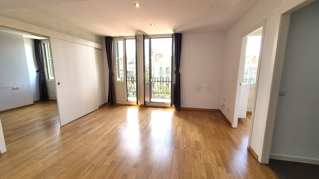 Apartment in Eixample, Barcelona, Spain 2 - 18312075