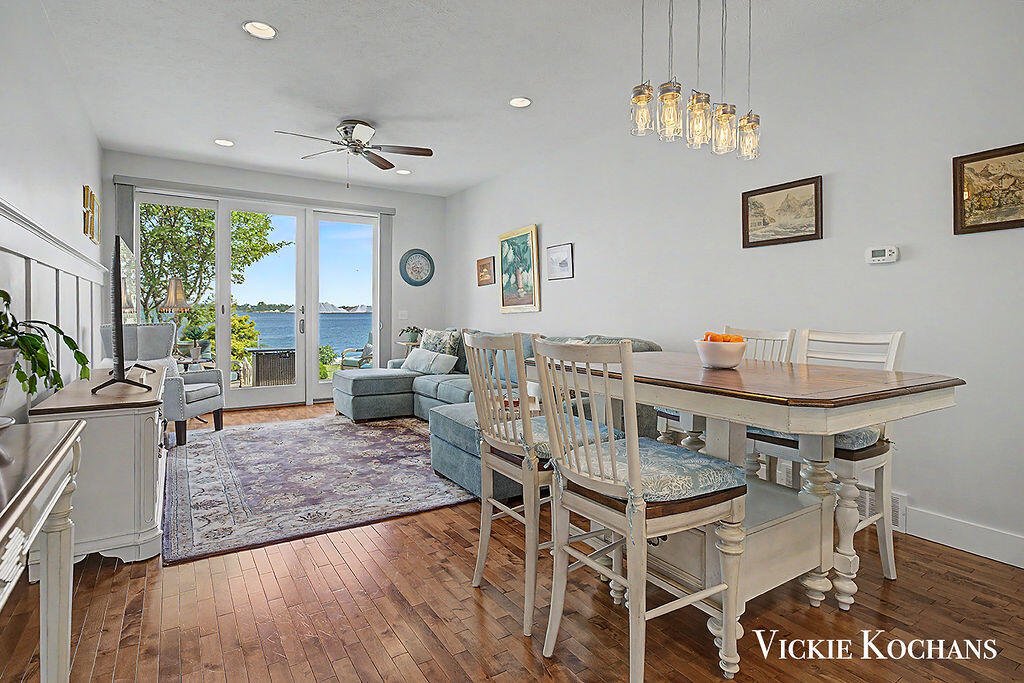 Condo in Roosevelt Park, Michigan, United States 4 - 18309918