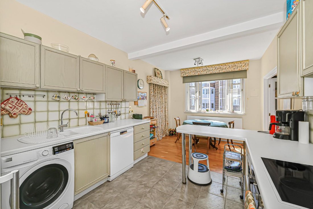Apartment in Charing Cross, Westminster, England 5 - 16690745