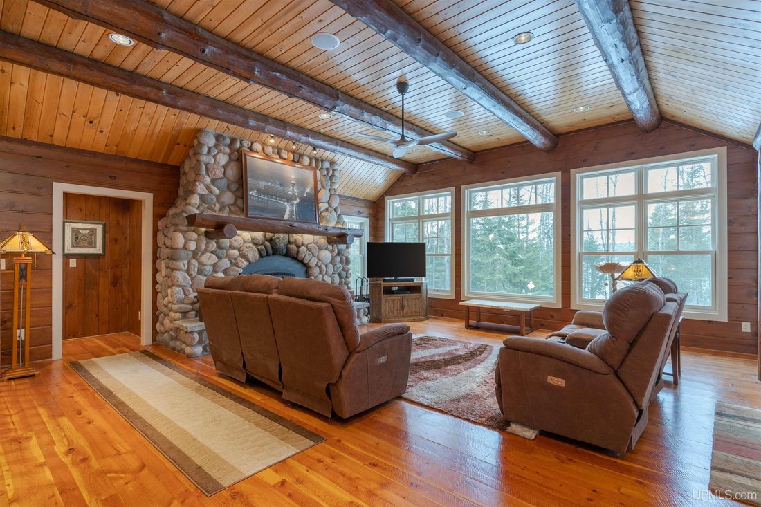 House in Iron River, Michigan, United States 4 - 18309354