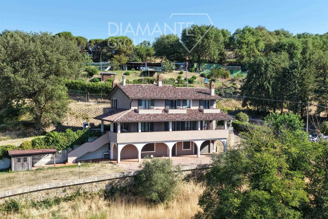 Villa in Passignano sul Trasimeno, Umbria, Italy 3 - 18314197