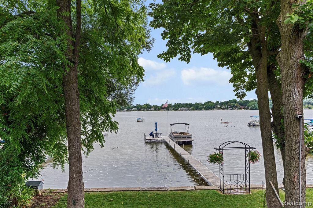 House in Orchard Lake Village, Michigan, United States 3 - 18308211