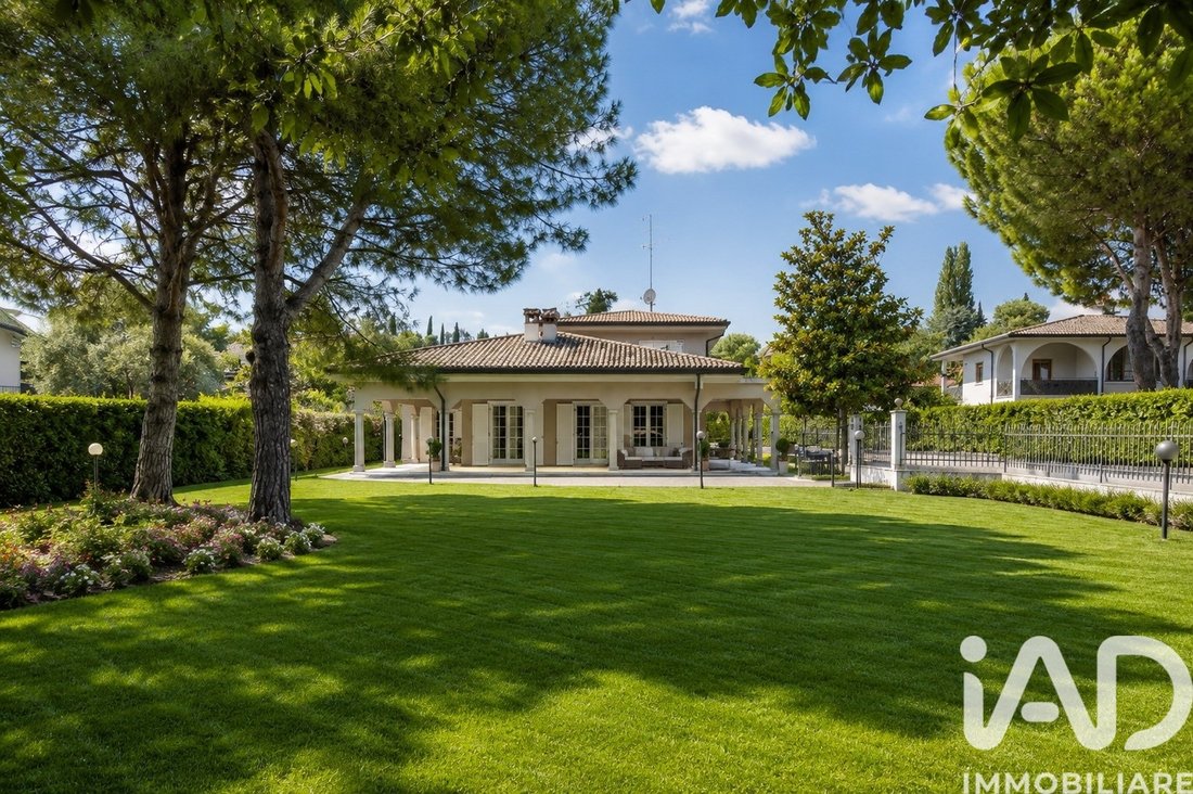 Villa in Historic Center, Padenghe sul Garda, Lombardy 2 - 18315143