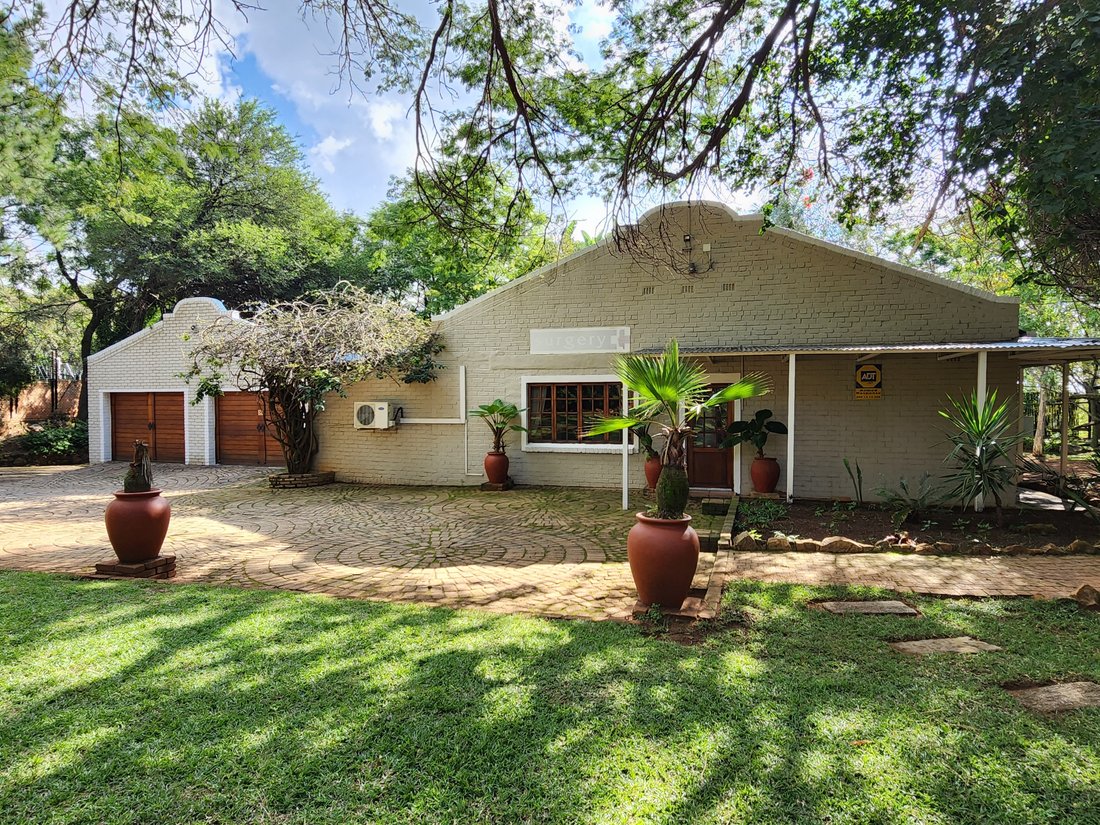 Estate in Equestria, Gauteng, South Africa 2 - 18310917