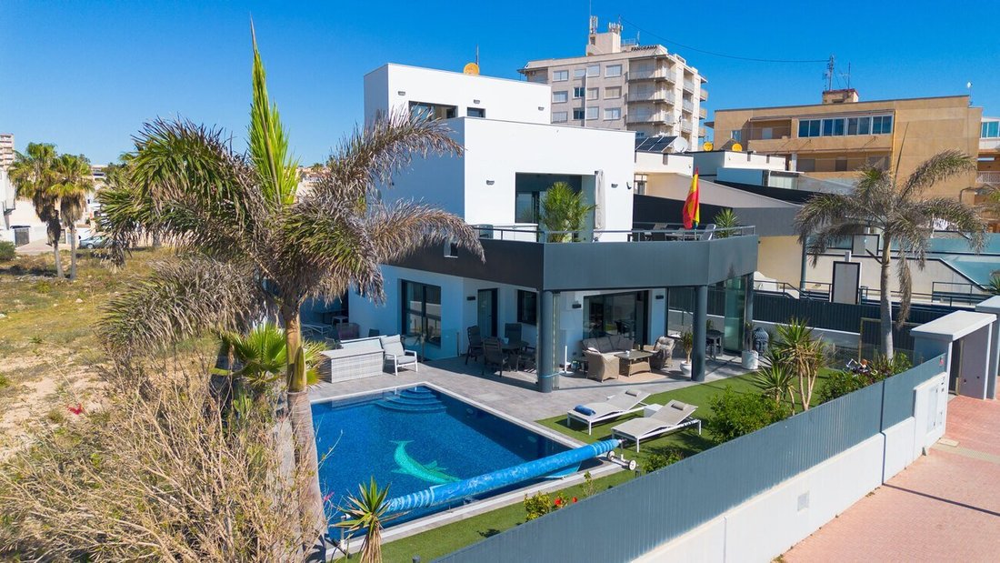 House in Torrevieja, Valencian Community, Spain 1 - 18314956