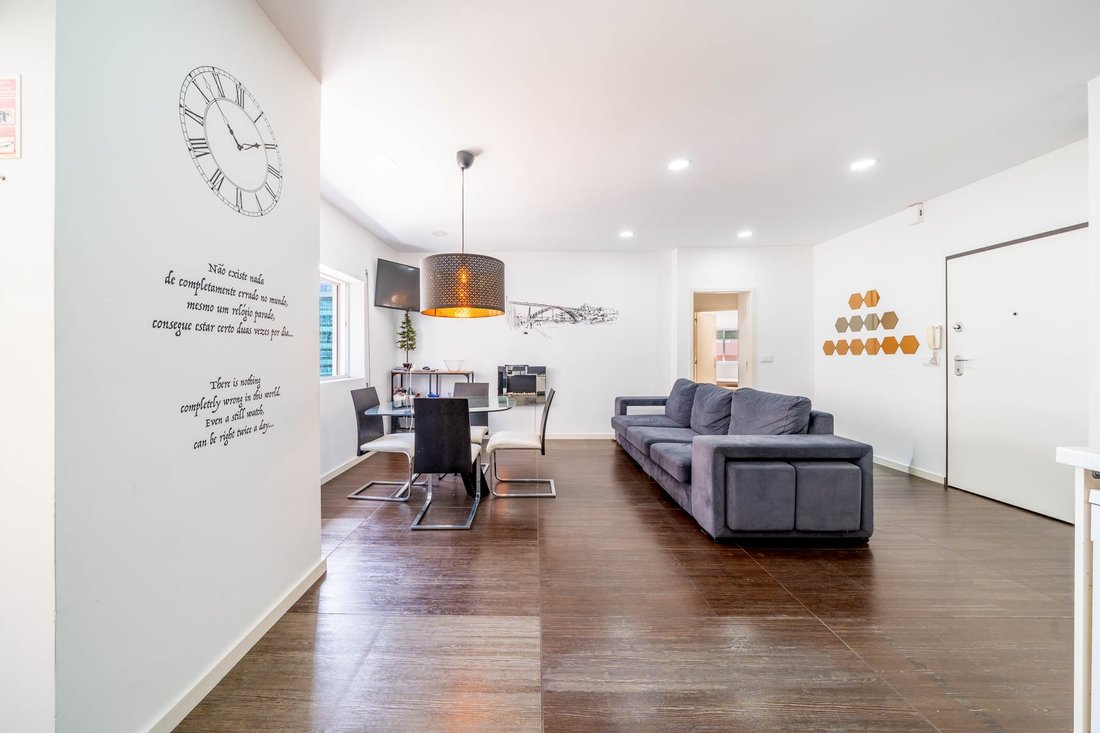 Apartment in Mafamude e Vilar do Paraiso, Porto District, Portugal 3 - 18315095