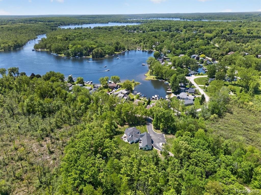 House in Township of Hamburg, Michigan, United States 2 - 18309784