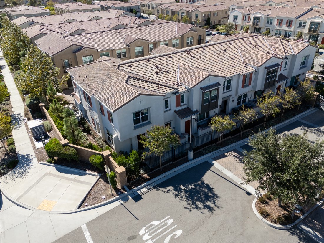 House in Fontana, California, United States 4 - 18311334