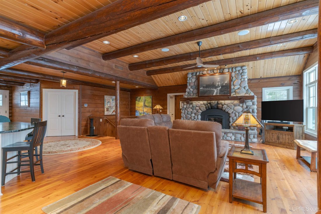 House in Iron River, Michigan, United States 5 - 18309354