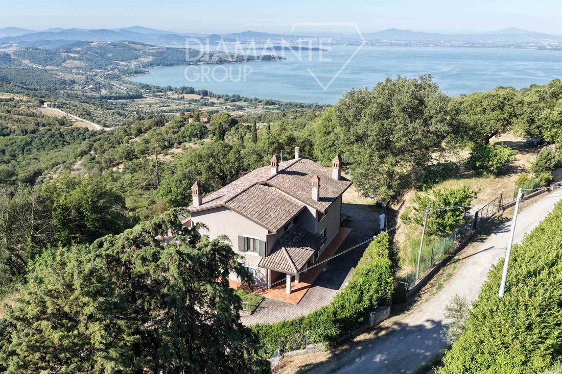 Villa in Passignano sul Trasimeno, Umbria, Italy 2 - 18314197