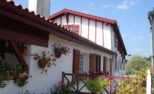 Landhaus in La Bastide-Clairence, Neu-Aquitanien, Frankreich 1