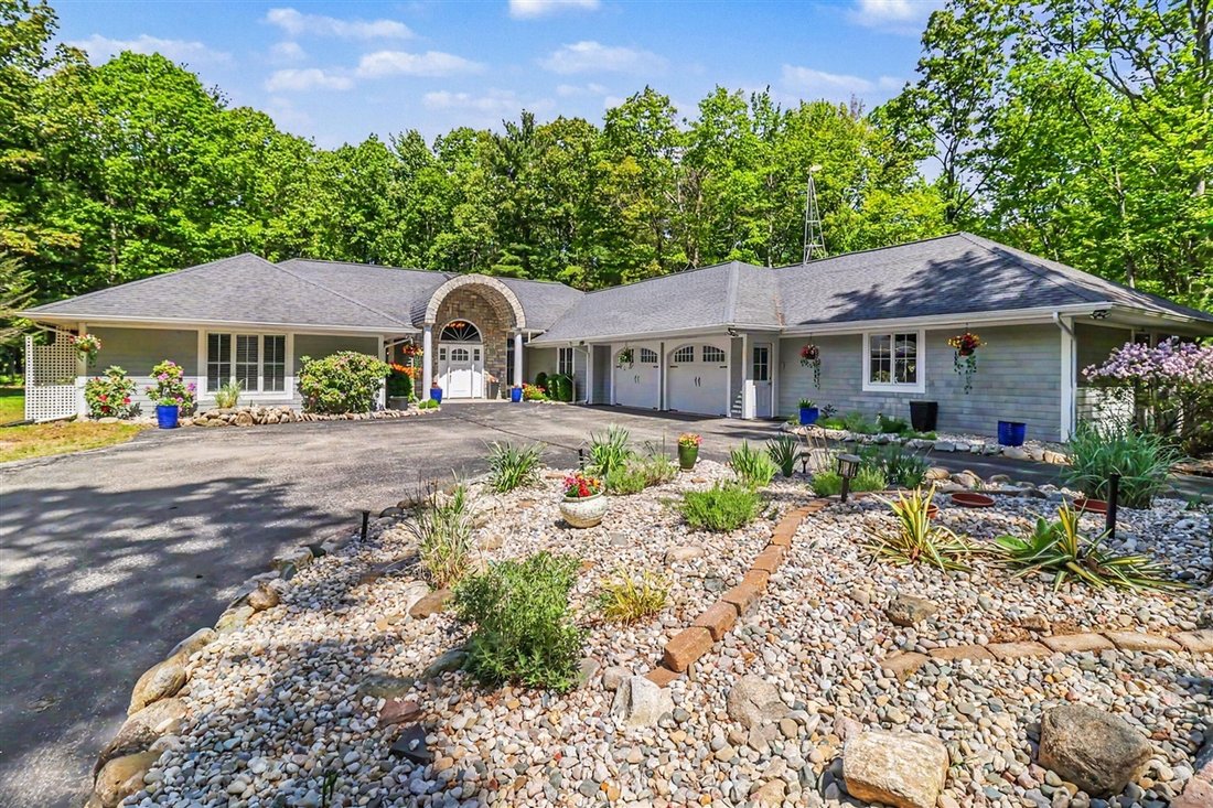 House in Pentwater, Michigan, United States 2 - 18310025
