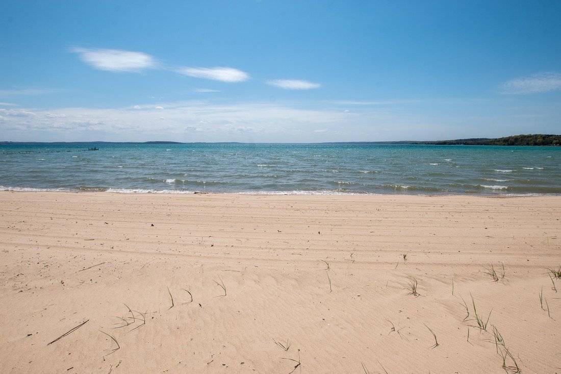 House in Suttons Bay, Michigan, United States 5 - 18308018