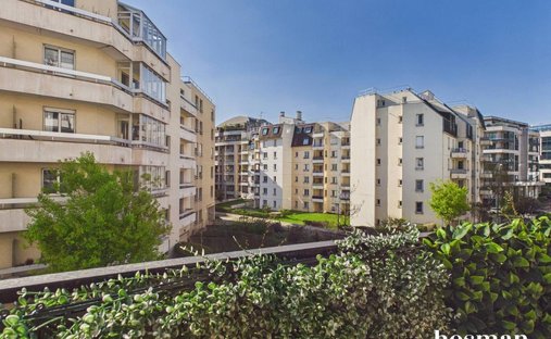 Apartment in Espaces Jeunes, Issy-les-Moulineaux, France 1