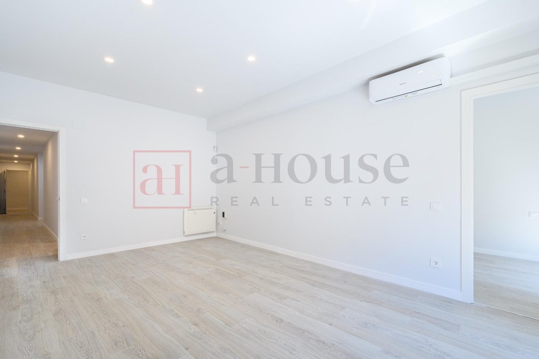 Apartment in Eixample, Barcelona, Spain 3 - 18313911