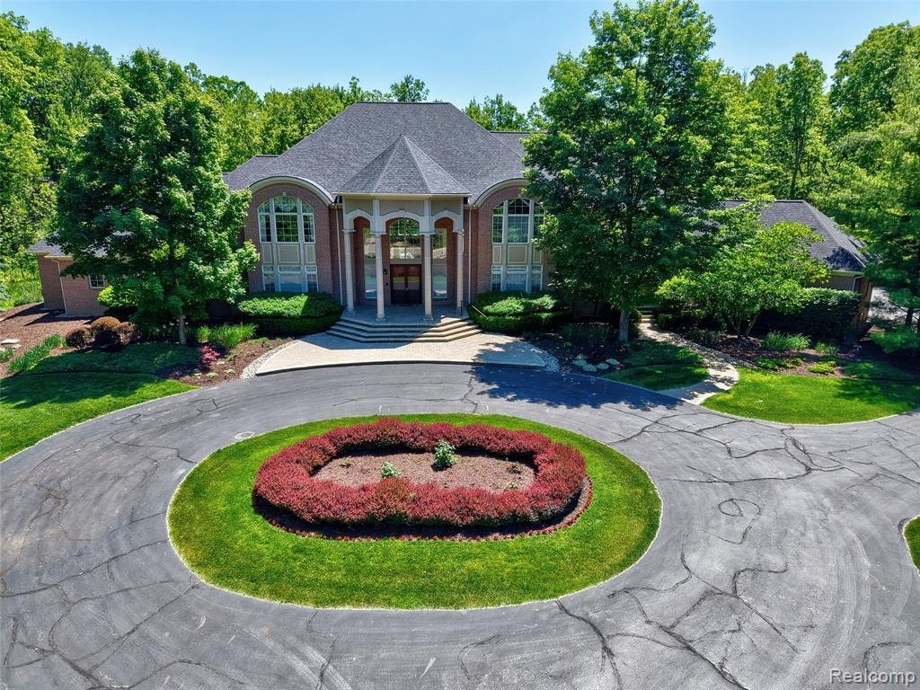 House in Grand Blanc Township, Michigan, United States 2 - 18308324