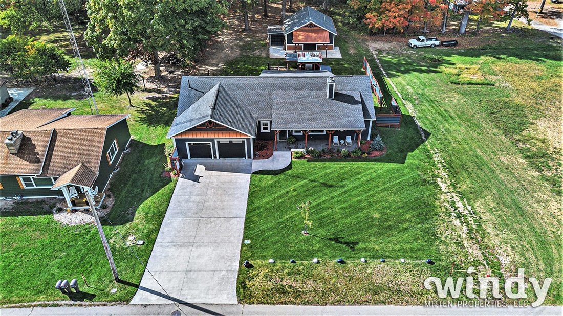 House in Watervliet, Michigan, United States 1 - 18309561