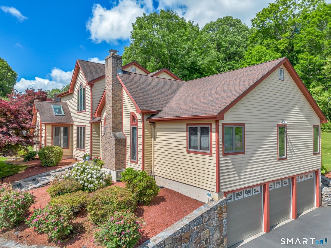 House in Meriden, Connecticut, United States 3 - 18313363
