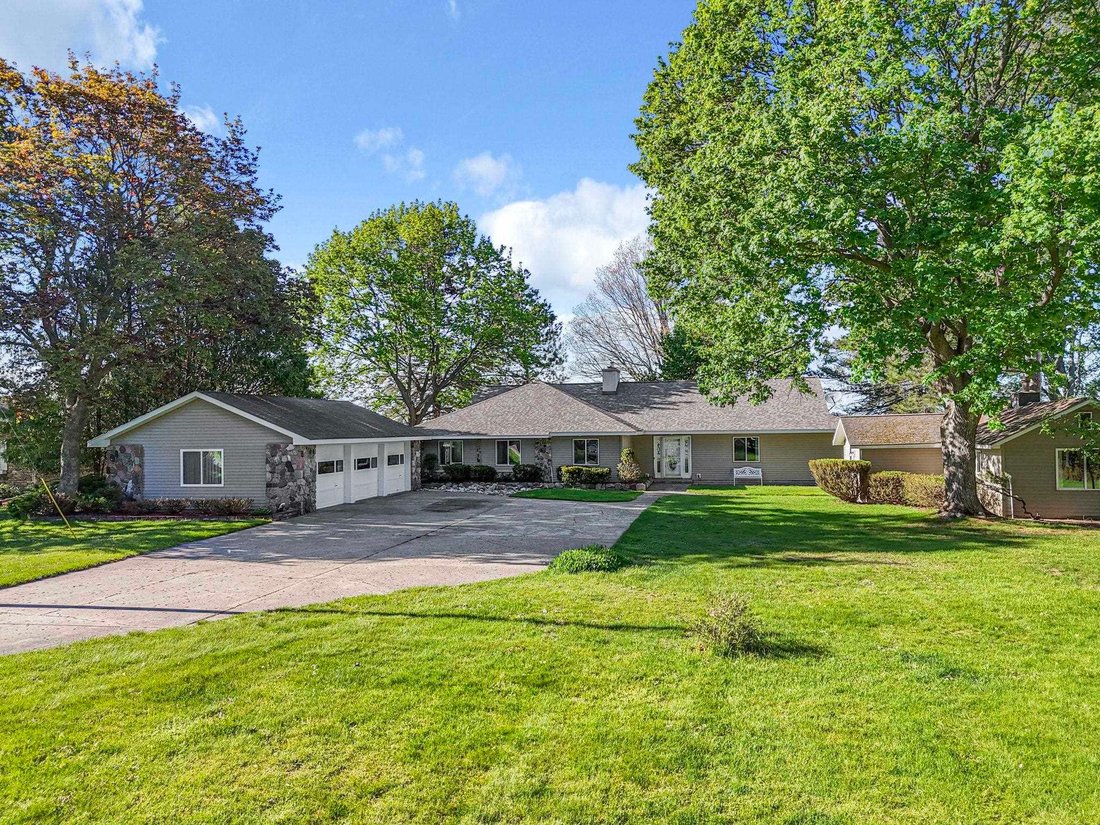 House in Cadillac, Michigan, United States 1 - 18309823