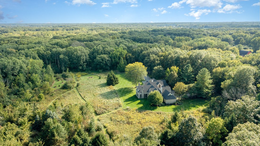 House in Crete, Illinois, United States 3 - 18313480