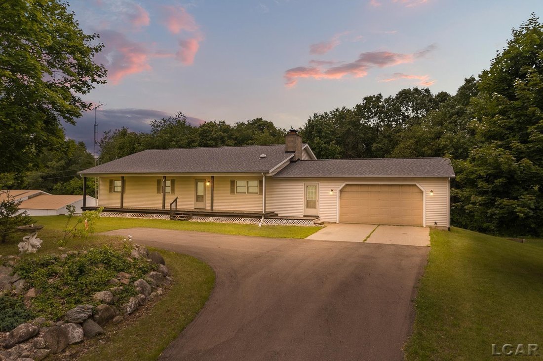 House in Gregory, Michigan, United States 1 - 18309795