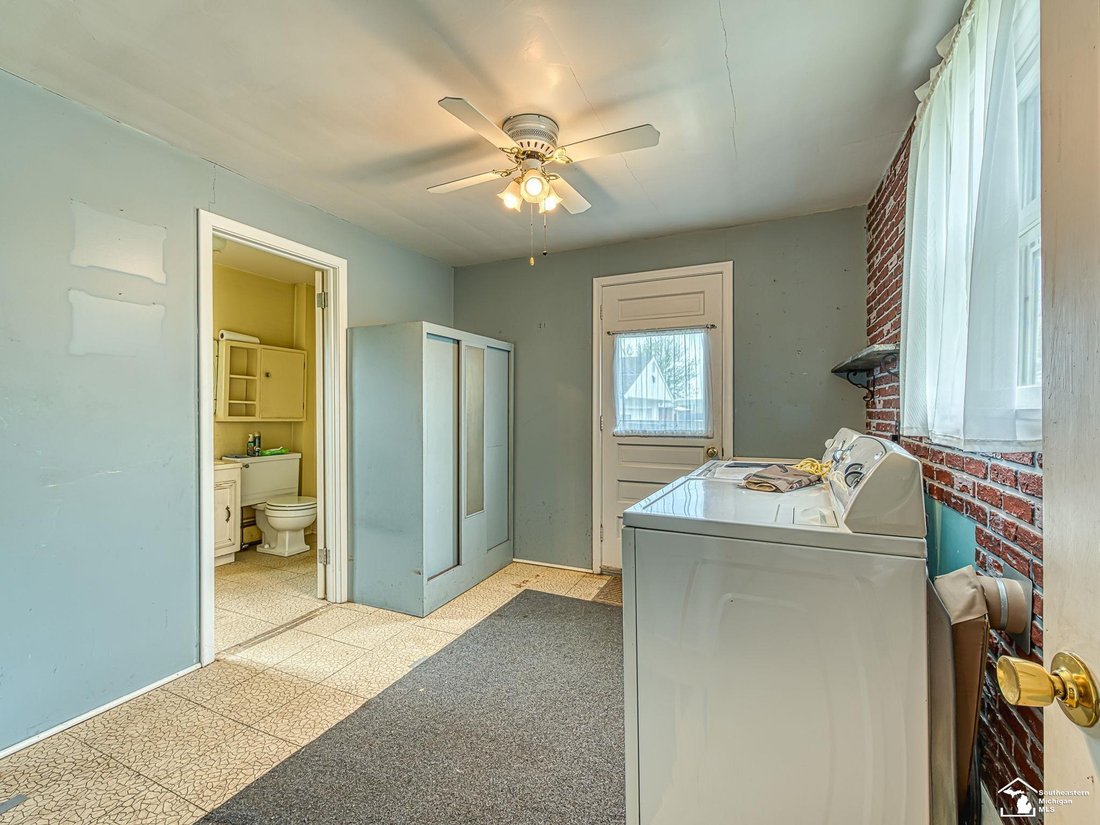 House in Newport, Michigan, United States 3 - 18308802