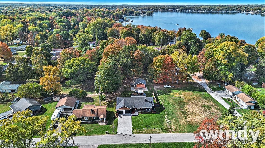 House in Watervliet, Michigan, United States 3 - 18309561