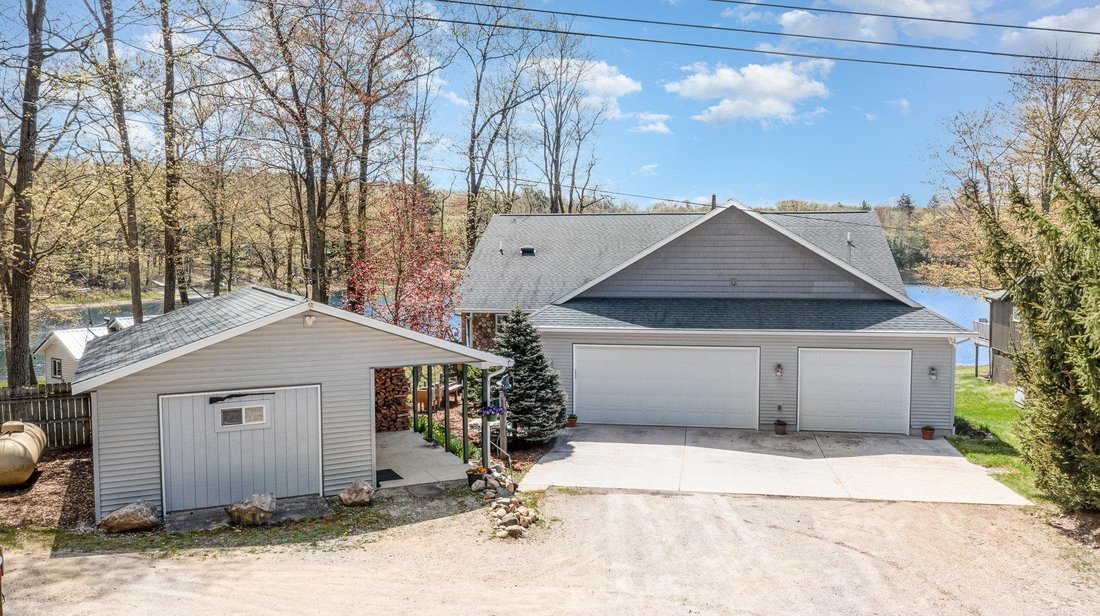House in Prudenville, Michigan, United States 2 - 18309164