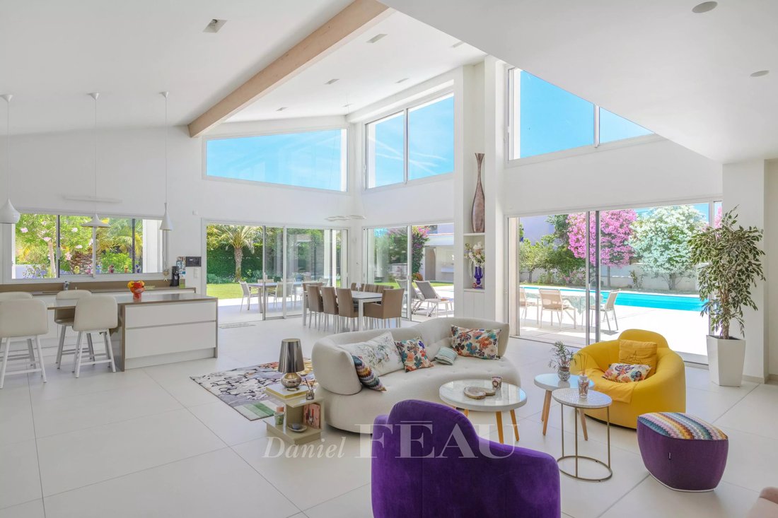 Villa in Saint-Cyr-sur-Mer, Provence-Alpes-Côte d'Azur, France 5 - 17663621