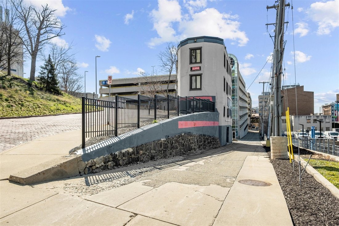 Grand Rapids, Michigan, United States 5 - 18308448