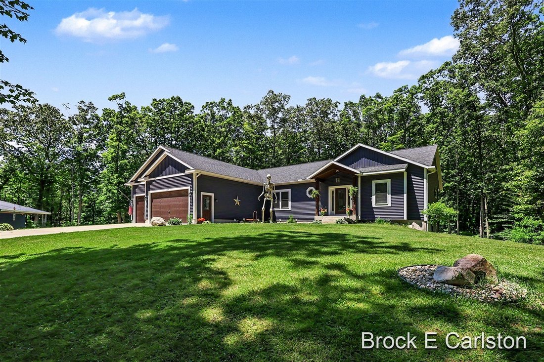 House in North Muskegon, Michigan, United States 3 - 18309560