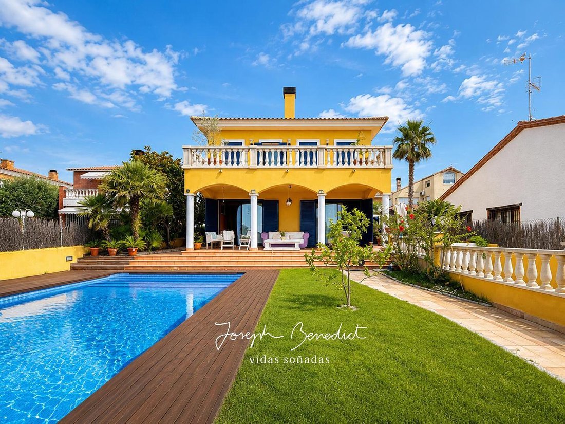 Villa in Calafell (District), Calafell, Spain 1 - 18311883