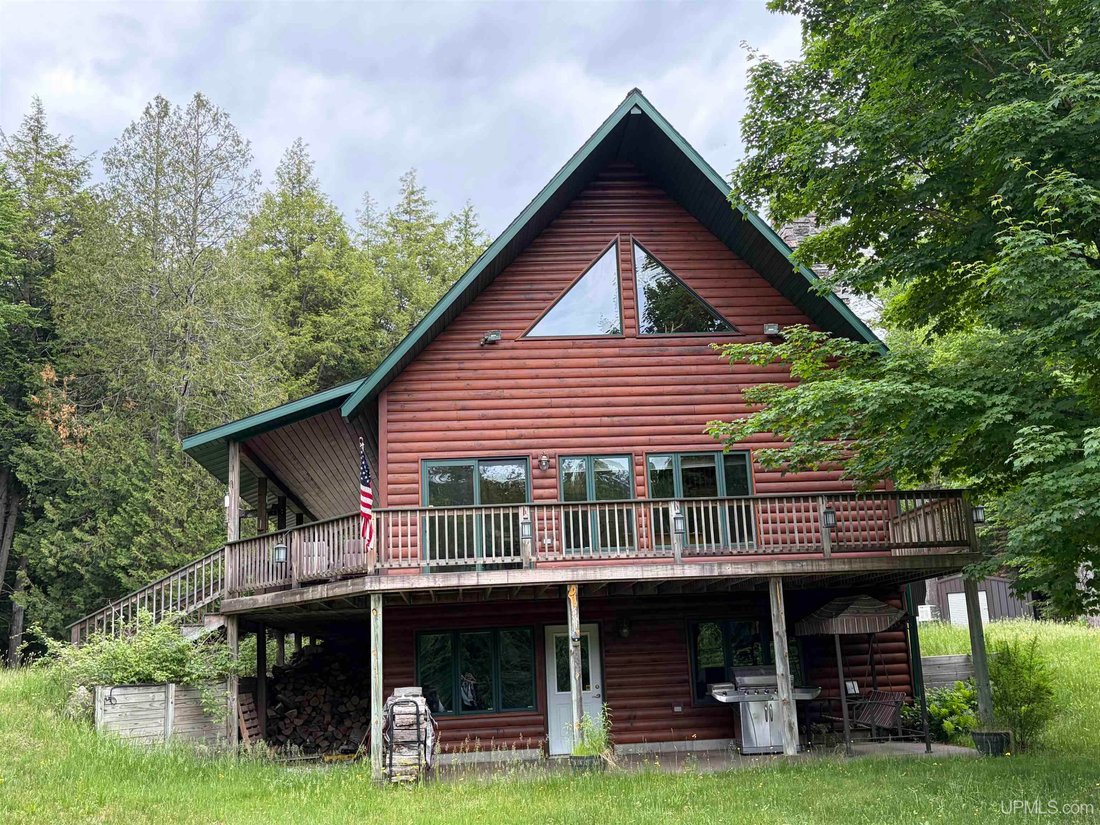 House in Manistique, Michigan, United States 2 - 18308273