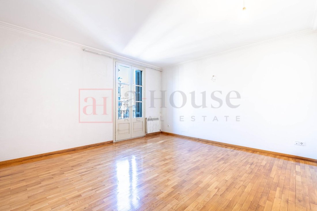 Apartment in Eixample, Barcelona, Spain 2 - 18314009