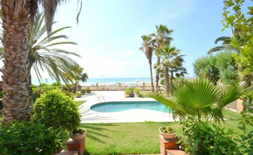 Chalet in Vilanova i la Geltru, Catalonia, Spain 1