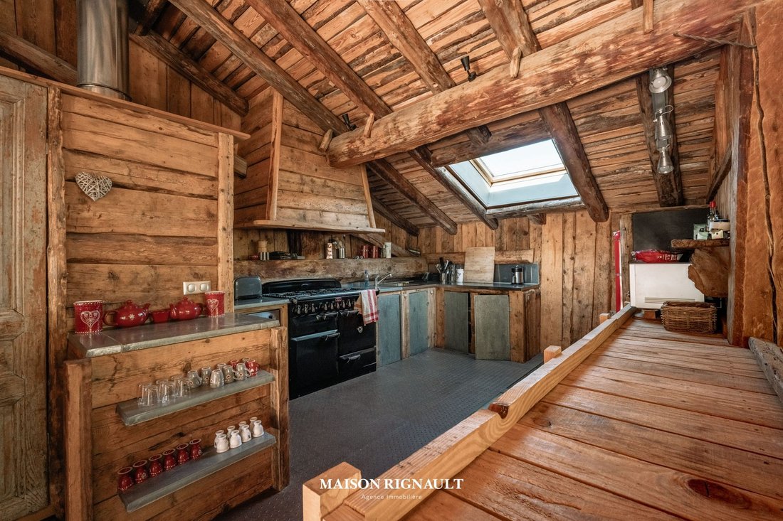 Chalet in Montvalezan, Auvergne-Rhône-Alpes, France 4 - 18315347